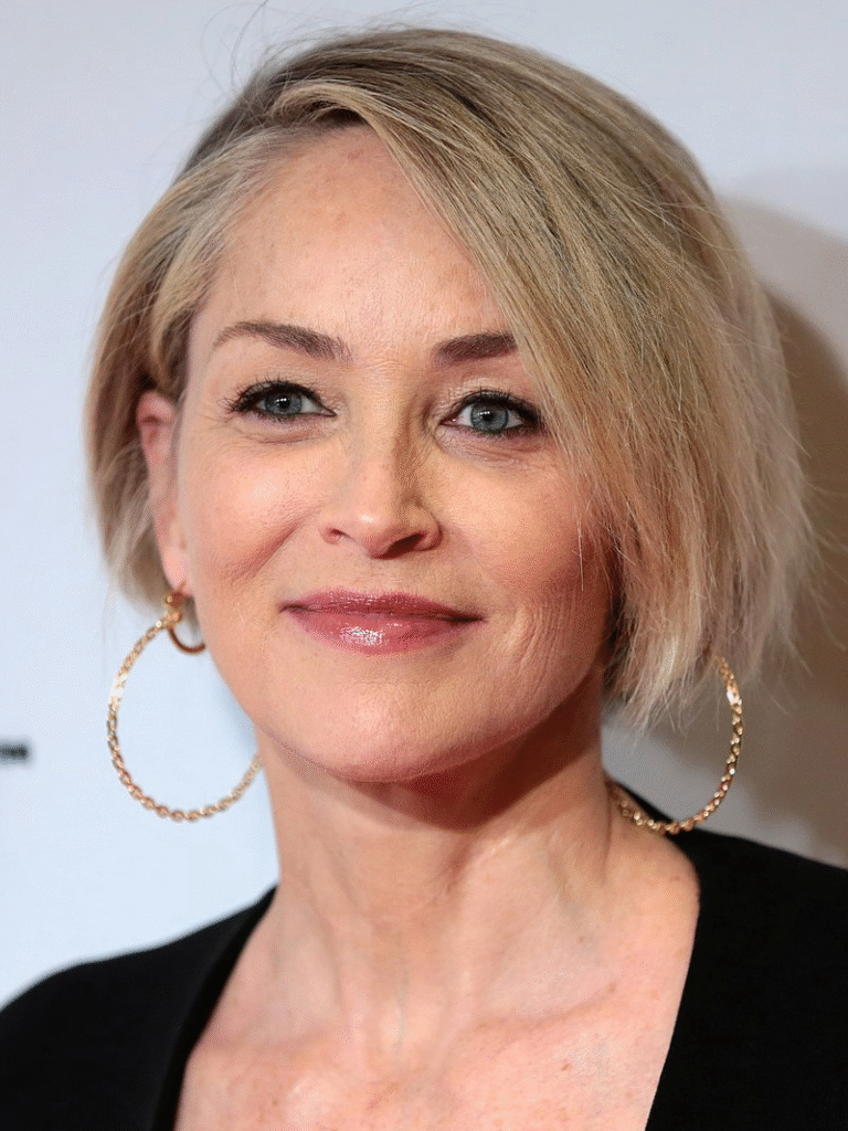 By Gage Skidmore from Peoria, AZ, United States of America - Sharon Stone, CC BY-SA 2.0, https://commons.wikimedia.org/w/index.php?curid=76551367